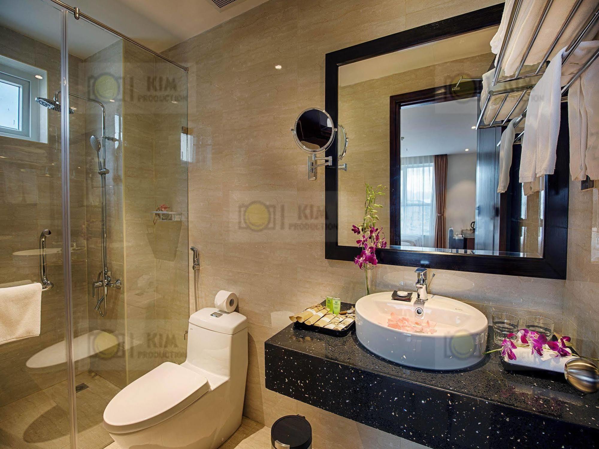 Sofia Suite Hotel Danang Екстериор снимка