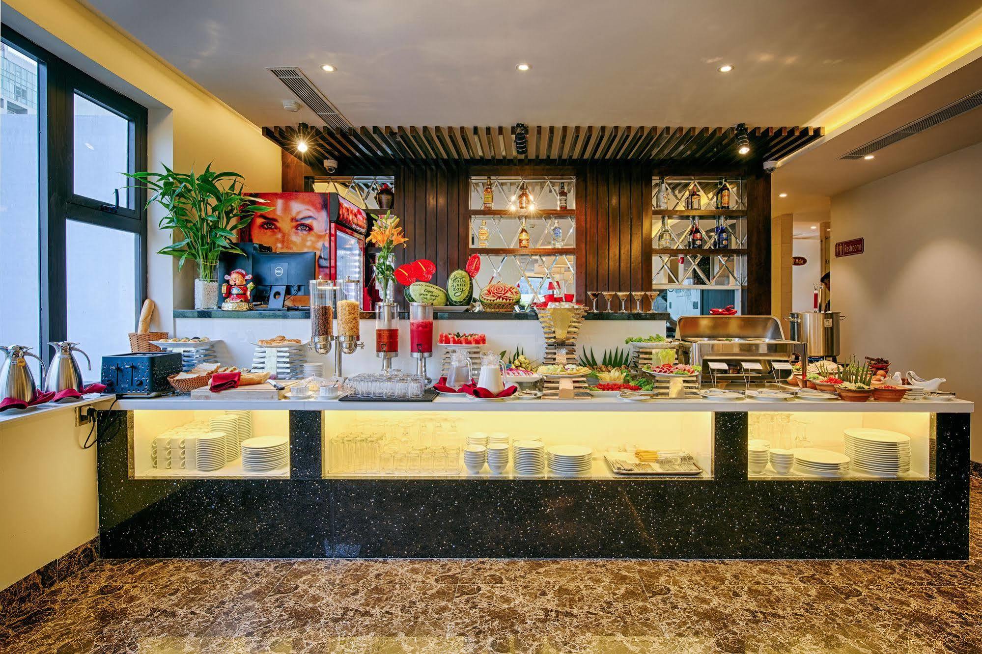 Sofia Suite Hotel Danang Екстериор снимка